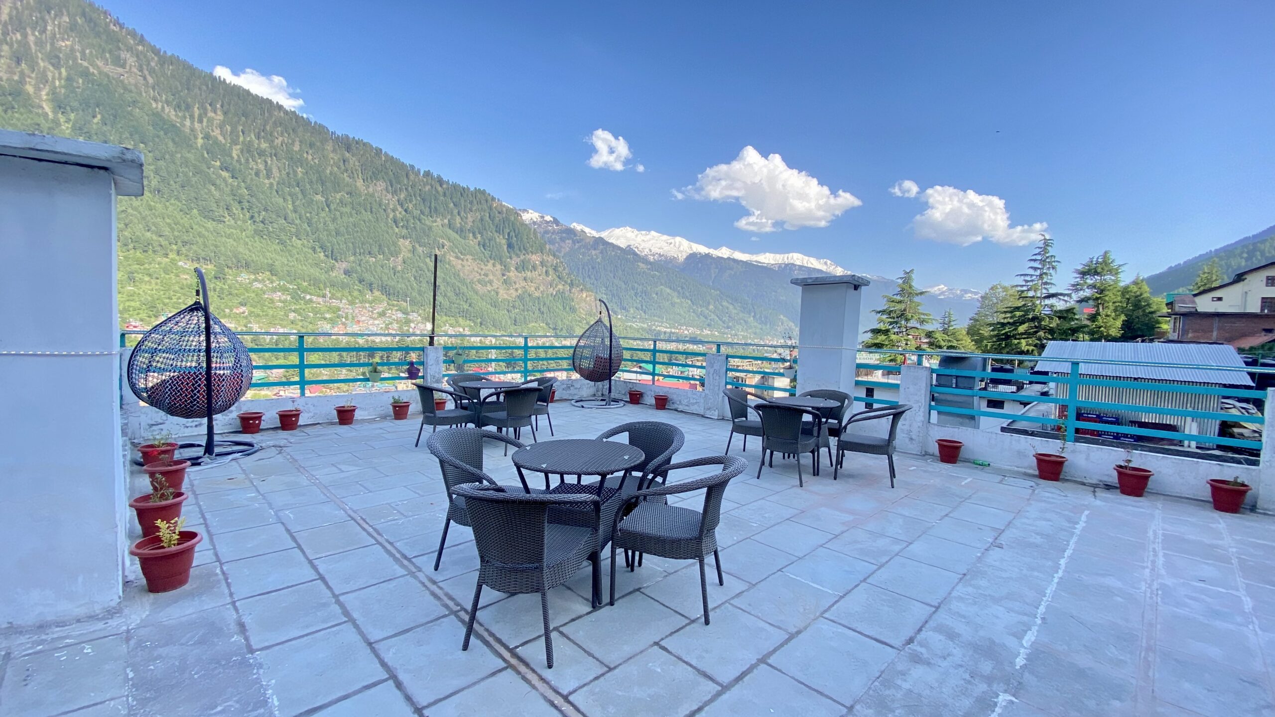 Hotel Meadows Manali
